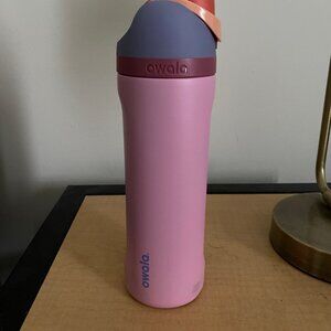Owala - 24oz FreeSip Stainless Steel Water Bottle